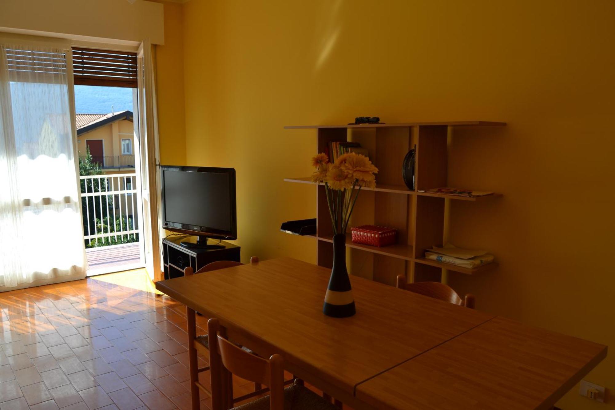 Suna Holiday Verbania Buitenkant foto
